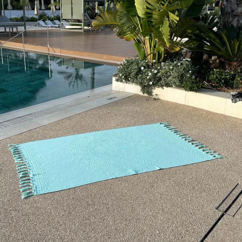Mintgrön strandhandduk Mandala med mjuk frotté 180x95 cm